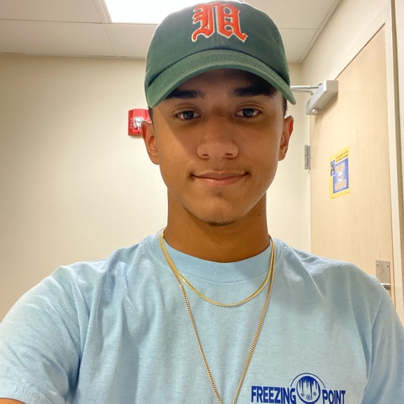Meet your Posher, Luis - Picture 1 of 1